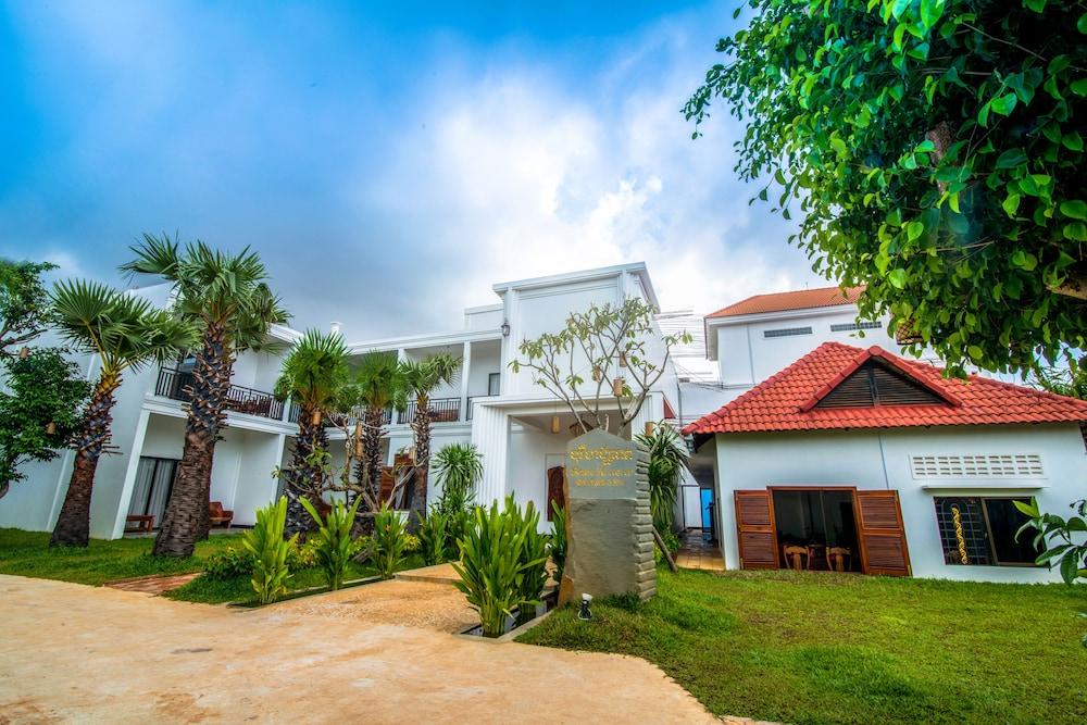Borei Hang Tep Residence & Spa Siem Reap Exterior photo